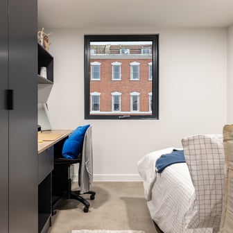 Cozy En Suite - Image 3